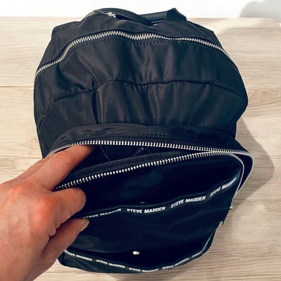 NWT Steve Madden BRICHH Black Signature Logo Multi pockets Backpack Bag & Pouch main image 10